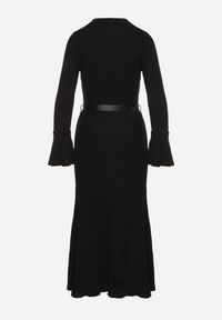 Born2be - Czarna Sukienka Dzianinowa z Wiskozą z Rozszerzanymi Rękawami i Paskiem Retelva. Okazja: na randkę, na co dzień. Kolor: czarny. Materiał: dzianina, wiskoza. Styl: klasyczny, casual, elegancki #3