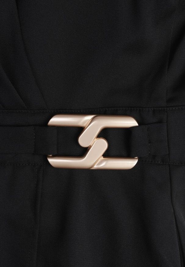 Renee - Czarna Elegancka Sukienka o Kopertowym Kroju Zdobiona Aplikacją w Talii Zilendra. Kolor: czarny. Wzór: aplikacja. Typ sukienki: kopertowe. Styl: elegancki