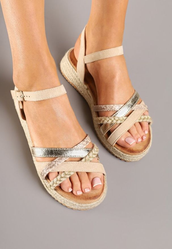 Born2be - Beżowe Sandały Ozdobione Plecionką ze Sznurka Celippa. Okazja: na co dzień. Zapięcie: sprzączka. Kolor: beżowy. Wzór: aplikacja. Sezon: lato. Obcas: na obcasie. Styl: casual, elegancki, klasyczny. Wysokość obcasa: średni