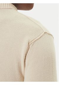 C.P. Company Sweter 19CMKN061A110432A Beżowy Regular Fit. Kolor: beżowy. Materiał: syntetyk