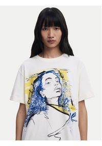 Desigual T-Shirt Portrait 25WWTK05 Biały Loose Fit. Kolor: biały. Materiał: bawełna #6