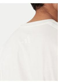 Adidas - adidas T-Shirt Lux Coffee Cafe Pour Graphic KB4845 Biały Loose Fit. Kolor: biały. Materiał: bawełna #2