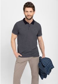 Volcano - Koszulka polo O-ROSH. Typ kołnierza: polo. Kolekcja: plus size. Kolor: niebieski. Materiał: skóra, prążkowany, dzianina, materiał, bawełna, włókno. Długość: krótkie. Wzór: kolorowy, aplikacja, prążki