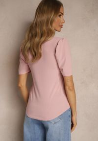 Renee - Różowy T-shirt z Prążkowanej Tkaniny z Zakładkami przy Rękawach Kolaniella. Kolor: różowy. Materiał: tkanina, prążkowany. Styl: elegancki
