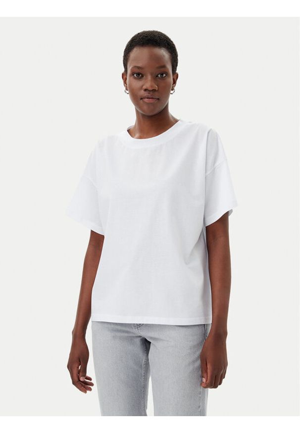 ViCOLO T-Shirt UD0005 Biały Relaxed Fit. Kolor: biały. Materiał: bawełna