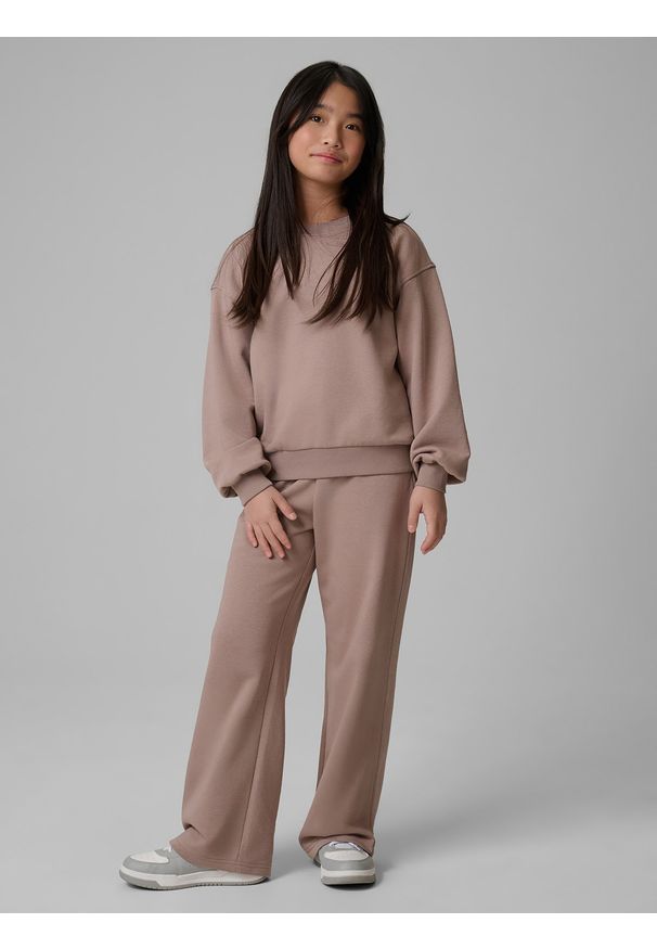 4f - 4F Spodnie dresowe z prostymi nogawkami dziewczęce - beżowe 122 (6-7 lat). Okazja: na co dzień, na uczelnię. Kolor: beżowy. Materiał: dresówka. Sezon: lato. Styl: casual, klasyczny