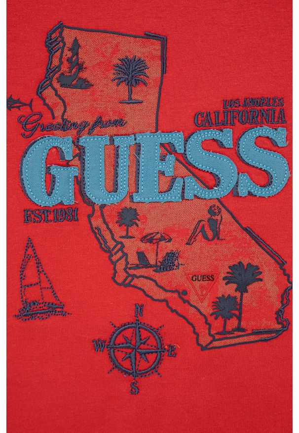 Guess t-shirt bawełniany dziecięcy kolor czerwony z nadrukiem. Okazja: na co dzień. Kolor: czerwony. Materiał: bawełna. Wzór: nadruk. Styl: casual