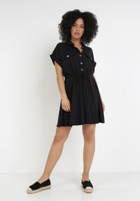 Born2be - Czarna Sukienka Priaphelous. Kolor: czarny. Materiał: tkanina, bawełna. Długość rękawa: krótki rękaw. Wzór: aplikacja. Typ sukienki: rozkloszowane, koszulowe. Długość: mini #5