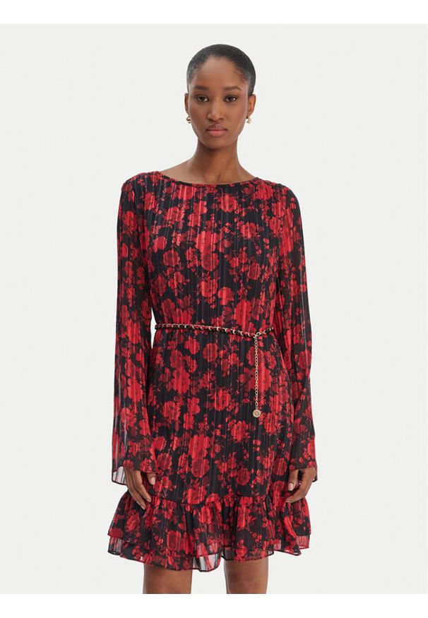 Guess Sukienka codzienna W6RK37 WJ712 Czerwony Regular Fit. Okazja: na co dzień. Kolor: czerwony. Materiał: syntetyk. Typ sukienki: proste. Styl: casual