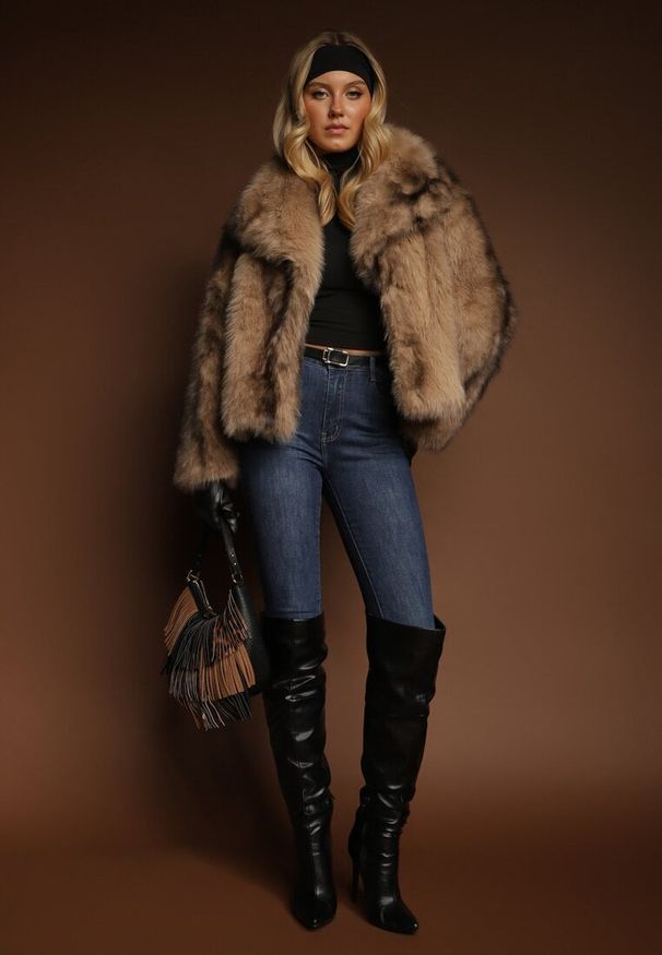 Renee - Beżowa Kurtka Futerko z Ozdobnym Kołnierzem Fitene. Okazja: na co dzień. Kolor: beżowy. Materiał: futro. Styl: klasyczny, casual, elegancki