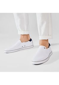 TOMMY HILFIGER - Tommy Hilfiger Tenisówki Harlow 2D FM0FM00597 Biały. Kolor: biały. Materiał: materiał #6