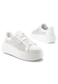 Sneakersy damskie Armodo, cholewka ze skóry naturalnej perforowana konstrukcja zapewniająca przewiewność klasyczne sznurowanie, białe, DS-777. Zapięcie: sznurówki. Kolor: biały. Materiał: skóra. Szerokość cholewki: normalna. Wzór: ażurowy. Styl: klasyczny #5