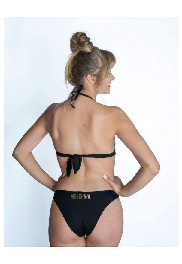 MOSCHINO SWIM Dół od bikini złote metalowe logo. Kolor: czarny. Materiał: poliamid. Wzór: nadruk, gładki