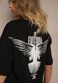 Renee - Czarna Koszulka T-shirt Ozdobiona Nadrukiem na Plecach Arilora. Kolor: czarny. Wzór: aplikacja, nadruk