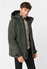 Volcano - Zimowa, wodoodporna kurtka J-SYNAPS. Typ kołnierza: kołnierzyk stójkowy. Kolekcja: plus size. Kolor: brązowy. Materiał: materiał, polar. Długość: długie. Wzór: gładki. Sezon: zima #1