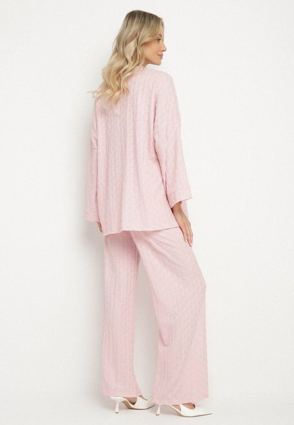 Born2be - Różowy Casualowy Komplet Bluzka z Długim Rękawem i Szerokie Spodnie Trulla. Kolor: różowy. Materiał: jeans, materiał