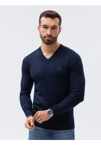 Ombre Clothing - Sweter męski z haftem - granatowy V22 E191 - XXL. Kolor: niebieski. Materiał: dzianina, materiał, wiskoza, nylon. Wzór: haft. Styl: klasyczny, elegancki