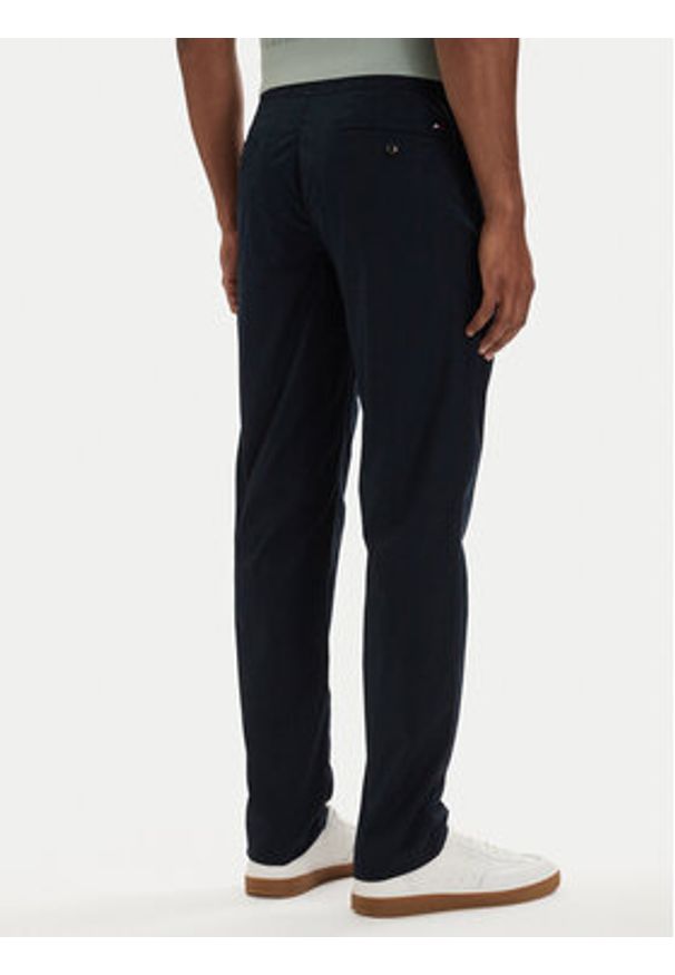 TOMMY HILFIGER - Tommy Hilfiger Chinosy Denton MW0MW42340 Granatowy Slim Fit. Kolor: niebieski. Materiał: bawełna