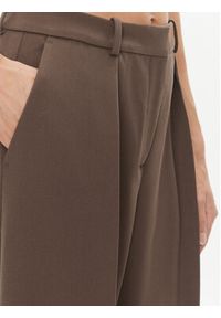 Calvin Klein Spodnie materiałowe K20K205965 Brązowy Wide Leg. Kolor: brązowy. Materiał: syntetyk #3