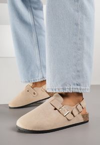 Renee - Beżowe Sandały Typu Chodaki z Klamrami Silvermore. Okazja: na co dzień. Zapięcie: klamry. Kolor: beżowy. Materiał: skóra, jeans. Styl: casual, street #7