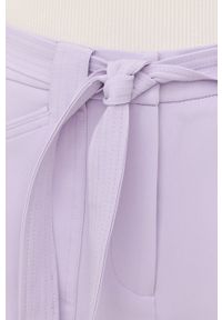 Guess szorty damskie kolor fioletowy gładkie high waist. Stan: podwyższony. Kolor: fioletowy. Materiał: tkanina, włókno. Wzór: gładki #3