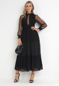 Born2be - Czarna Rozkloszowana Sukienka z Ozdobnymi Tiulowymi Wstawkami Revisa. Typ kołnierza: kołnierz z falbankami. Kolor: czarny. Materiał: tiul. Wzór: aplikacja. Długość: maxi #1