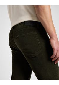 Lee - LEE MĘSKIE SPODNIE MATERIAŁOWE SZTRUKSOWE SZTRUKS DAREN ZIP FLY OLIVE NIGHT 112355816 L707016192 #3