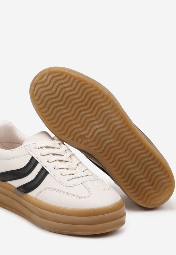 Renee - Beżowe Sneakersy na Grubszej Podeszwie z Przeszyciami Erisosa. Okazja: na co dzień. Kolor: beżowy. Materiał: jeans, skóra