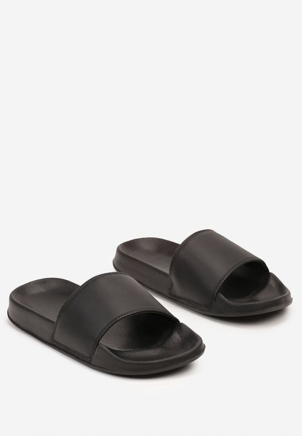 Born2be - Czarne Klapki z Lekkiej Pianki na Płaskiej Podeszwie Vikova. Kolor: czarny. Wzór: gładki. Sezon: lato. Obcas: na płaskiej podeszwie