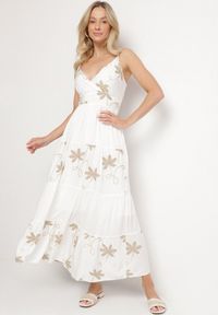 Born2be - Biała Sukienka Wiskozowa na Ramiączkach Ozdobiona Haftem Telanelis. Typ kołnierza: dekolt w kształcie V. Kolor: biały. Materiał: wiskoza. Długość rękawa: na ramiączkach. Wzór: aplikacja, haft #1