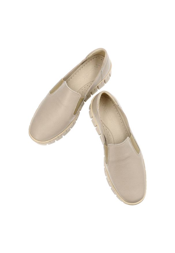 Beżowe Półbuty Wasak Wsuwane Wygodne Obuwie Damskie. Zapięcie: bez zapięcia. Kolor: beżowy. Materiał: skóra. Wzór: grochy