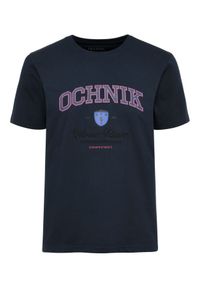 Ochnik - Granatowy t-shirt męski z nadrukiem. Kolor: niebieski. Materiał: bawełna. Wzór: nadruk. Styl: elegancki #3