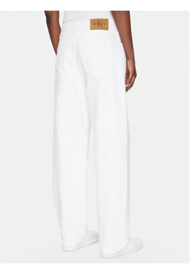 Calvin Klein Jeans Jeansy 90's J20J225131 Biały Loose Fit. Kolor: biały
