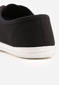 Born2be - Czarne Tenisówki na Płaskiej Podeszwie ze Sznurowaniem i Okrągłym Noskiem Ezoma. Wysokość cholewki: przed kostkę. Nosek buta: okrągły. Kolor: czarny. Wzór: kropki. Obcas: na płaskiej podeszwie #6