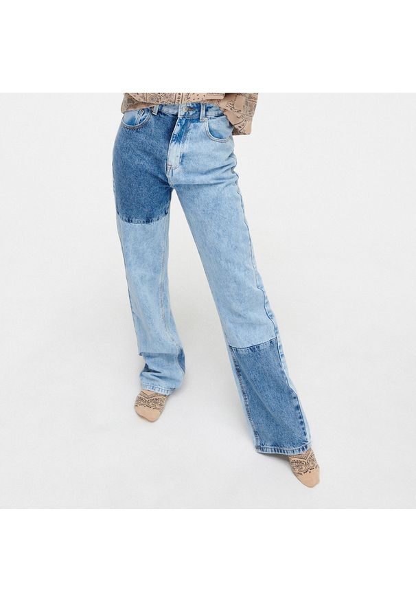 Cropp - Dwukolorowe jeansy straight - Niebieski. Kolor: niebieski. Długość: długie