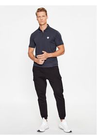 EA7 Emporio Armani Polo 8NPF13 PJRGZ 1578 Granatowy Regular Fit. Typ kołnierza: polo. Kolor: niebieski. Materiał: syntetyk