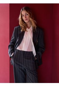 Reserved - Spodnie z kantem - ciemnoszary. Kolor: szary. Materiał: wiskoza, tkanina #1