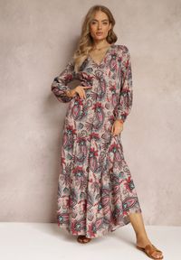 Renee - Beżowa Sukienka Demestra. Typ kołnierza: dekolt kopertowy. Kolor: beżowy. Długość rękawa: długi rękaw. Wzór: paisley. Sezon: lato. Typ sukienki: kopertowe. Styl: boho. Długość: maxi