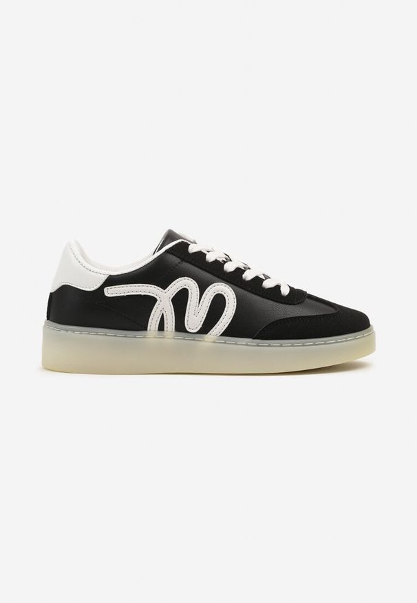 Renee - Czarne Sneakersy Kultowe Tenisówki Zdobione Abstrakcyjną Aplikacją Fendiva. Okazja: na co dzień. Zapięcie: sznurówki. Kolor: czarny. Materiał: jeans. Wzór: aplikacja