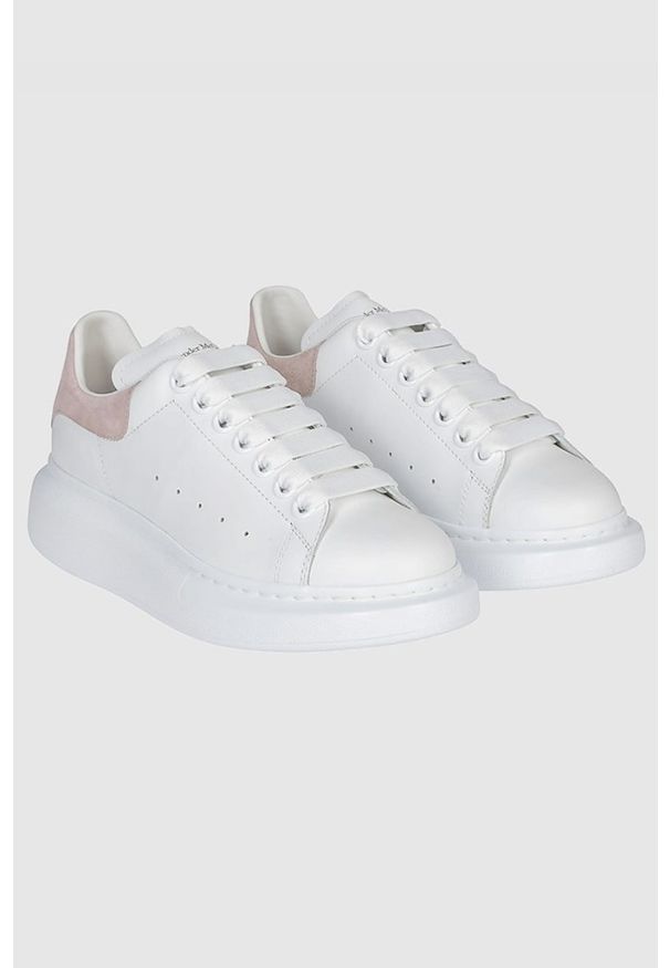 Alexander McQueen - ALEXANDER MCQUEEN Białe sneakersy damskie z różowym napiętkiem, Rozmiar 38,5. Kolor: biały. Materiał: zamsz