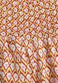 Renee - Żółto-Pomarańczowe Szerokie Spodnie z Wiskozy z Marszczoną Gumką w Talii Mellody. Kolor: żółty. Materiał: wiskoza. Styl: boho #4