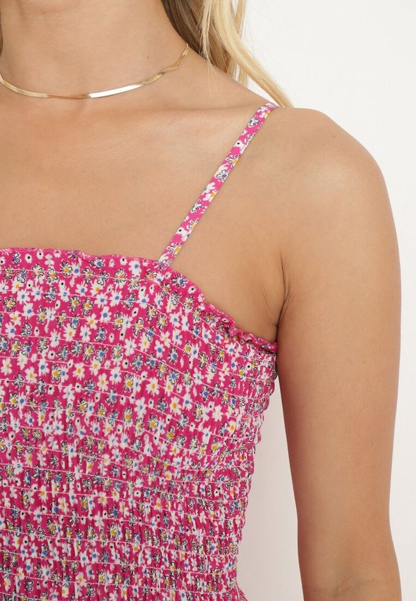 Born2be - Fuksjowa Bawełniana Sukienka na Regulowanych Ramiączkach z Elastycznym Dekoltem Risetta. Kolor: różowy. Materiał: bawełna. Długość rękawa: na ramiączkach. Wzór: kwiaty. Sezon: wiosna, lato