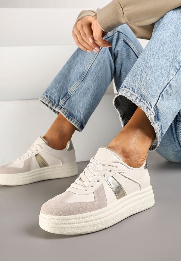 Born2be - Beżowo-Złote Sznurowane Sneakersy na Grubej Podeszwie z Geometrycznym Motywem Melmi. Okazja: na co dzień. Zapięcie: sznurówki. Kolor: beżowy. Materiał: jeans. Wzór: geometria