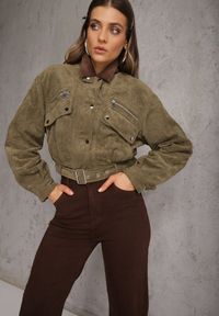 Renee - Zielona Kurtka Utility Cropped z Imitacji Zamszu z Suwakami i Paskiem w Talii Gleania. Kolor: beżowy. Materiał: zamsz. Wzór: aplikacja. Styl: rockowy #1