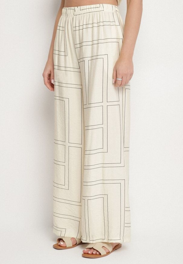 Born2be - Jasnobeżowy Komplet z Lnem i Wiskozą Koszula i Spodnie w Geometryczny Wzór Fevoline. Kolor: beżowy. Materiał: wiskoza, len. Wzór: geometria