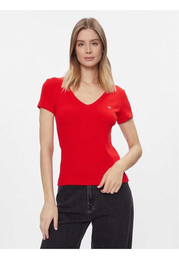 Tommy Jeans T-Shirt Essential DW0DW17385 Czerwony Slim Fit. Kolor: czerwony. Materiał: bawełna