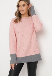 Born2be - Różowy Luźny Sweter w Kropki Alynnia. Kolor: różowy. Materiał: tkanina, dzianina. Długość rękawa: długi rękaw. Długość: długie. Wzór: kropki. Styl: klasyczny #3