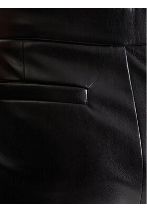 Marciano Guess Spodnie z imitacji skóry 5YGB16 7363A Czarny Slim Fit. Kolor: czarny. Materiał: syntetyk