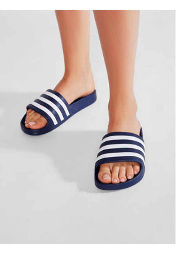 Adidas - adidas Klapki adilette Aqua F35542 Granatowy. Kolor: niebieski. Materiał: syntetyk
