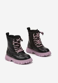 Born2be - Czarno-Fioletowe Botki Workery z Sznurowaniem Nelada. Okazja: na uczelnię, na co dzień. Zapięcie: sznurówki. Kolor: czarny. Materiał: wełna, jeans. Wzór: kolorowy. Sezon: wiosna, jesień. Styl: casual, elegancki